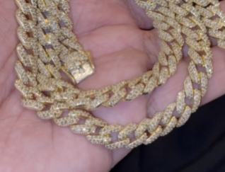17.50 CARAT NATURAL DIAMONDS STERLING SILVER GOLD PLATED 53.40 GRAMS 22 INCHES 9 MM CUBAN LINK CHAIN NECKLACE