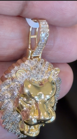 10K YELLOW GOLD 1.25 CARAT NATURAL DIAMONDS 1.75 INCHES LION HEAD PENDANT CHARM