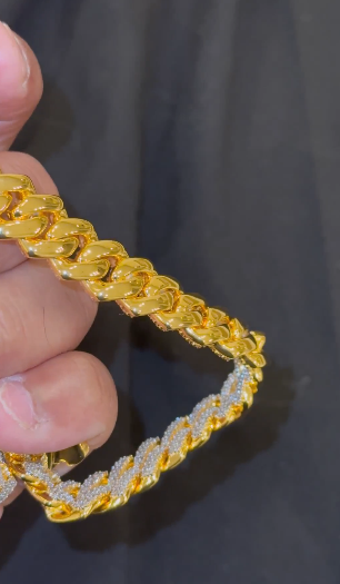 5.75 CARAT NATURAL DIAMONDS STERLING SILVER GOLD PLATED 22 INCHES 183.03 GRAMS 14 MM CUBAN LINK FANUC CHAIN NECKLACE