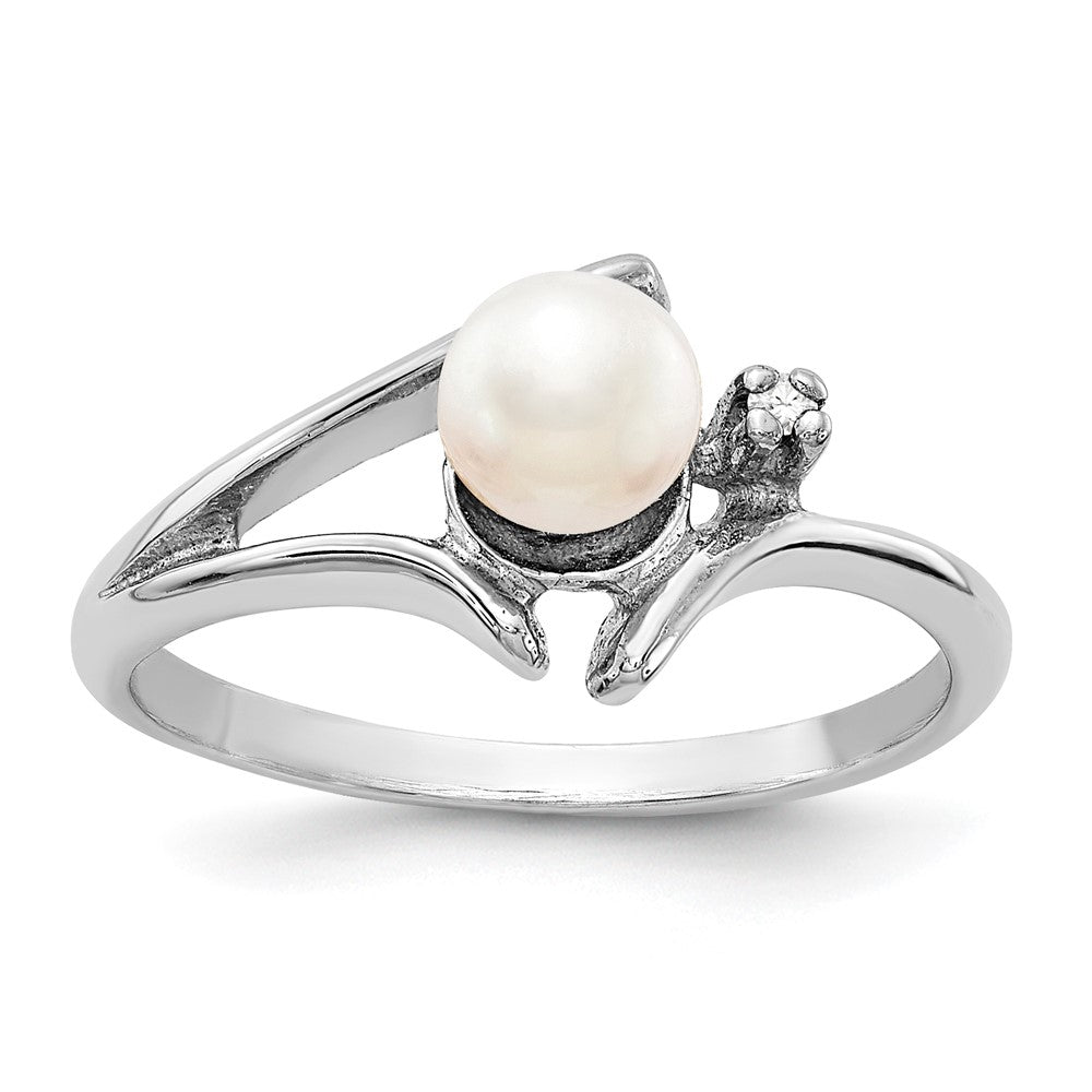14k White Gold 5mm FW Cultured Pearl VS Diamond ring