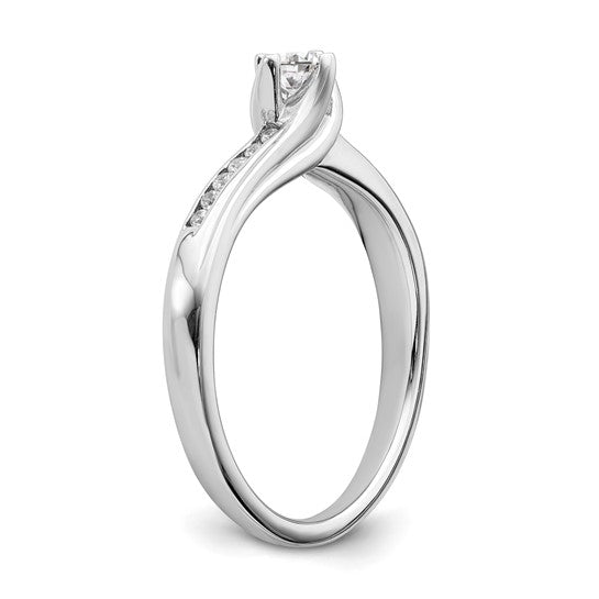 10k White Gold Diamond Engagement Ring