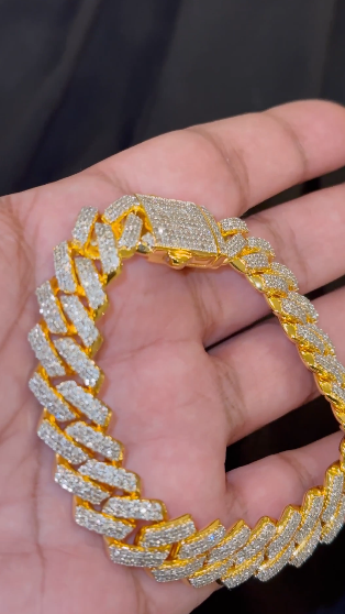 2.75 CARAT NATURAL DIAMONDS STERLING SILVER GOLD PLATED 73.52 GRAMS 8.50 INCHES 14 MM FANUC CUBAN LINK BRACELET
