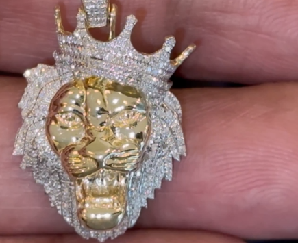 10K YELLOW GOLD .50 CARAT 1.25 INCHES NATURAL DIAMOND LION HEAD PENDANT CHARM