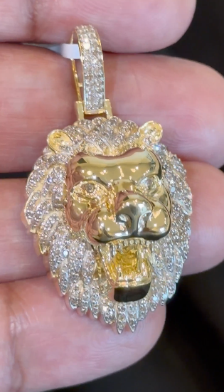 10K YELLOW GOLD 1.25 CARAT NATURAL DIAMONDS 1.75 INCHES LION HEAD PENDANT CHARM