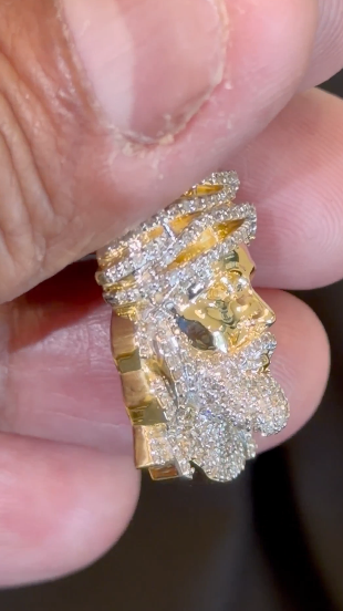 10K YELLOW GOLD 1.25 CARAT NATURAL DIAMONDS 1.40 INCHES JESUS HEAD PENDANT CHARM