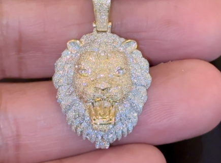 10K YELLOW GOLD .75 CARAT 1.35 INCHES NATURAL DIAMOND LION HEAD PENDANT CHARM