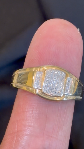 10K YELLOW GOLD .15 CARAT NATURAL DIAMOND MEN RING