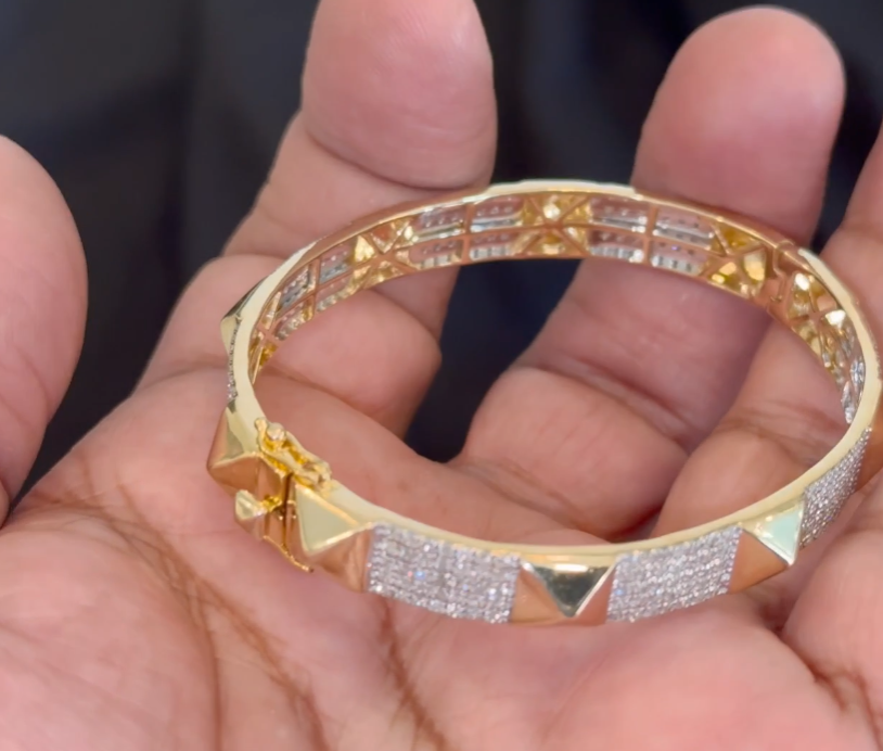 10K YELLOW GOLD 3.25 CARAT NATURAL DIAMOND 16.47 GRAMS GOLD BRACELET BANGLE