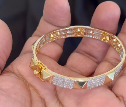 10K YELLOW GOLD 3.25 CARAT NATURAL DIAMOND 16.47 GRAMS GOLD BRACELET BANGLE