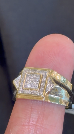 10K YELLOW GOLD .15 CARAT NATURAL DIAMOND MEN RING BAND