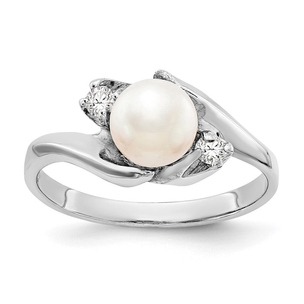 14k White Gold 6mm FW Cultured Pearl A Diamond ring