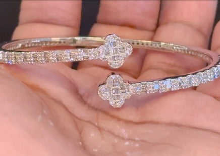 10K WHITE GOLD 2.25 CARAT REAL DIAMOND 13.94 GRAMS GOLD BRACELET BANGLE