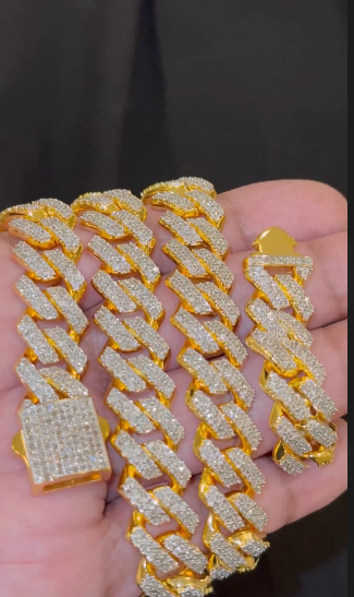 5.75 CARAT NATURAL DIAMONDS STERLING SILVER GOLD PLATED 22 INCHES 183.03 GRAMS 14 MM CUBAN LINK FANUC CHAIN NECKLACE